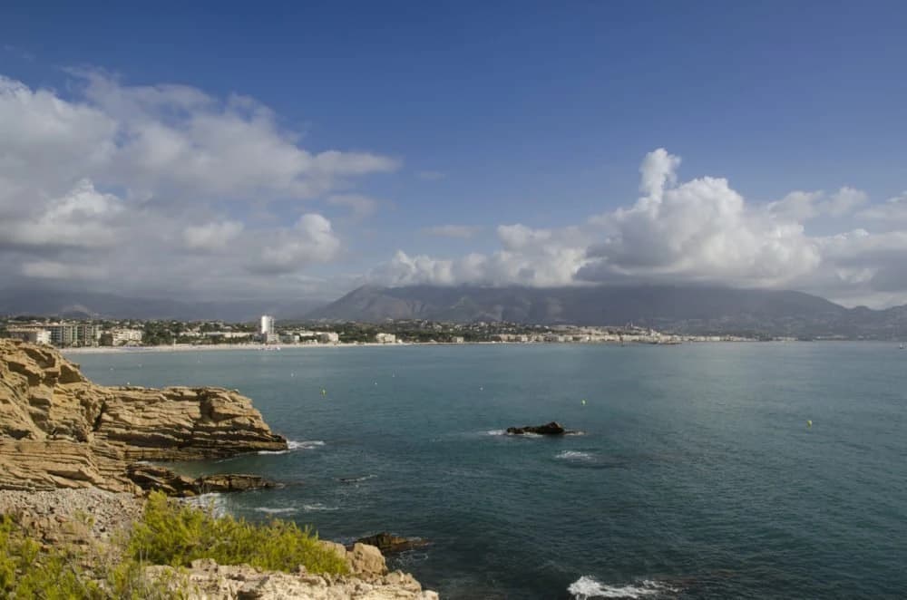 4-dniowy program odchudzania, jogi i detoksu w Playa del Albir, Alicante, Hiszpania. 🌿🧘‍♀️